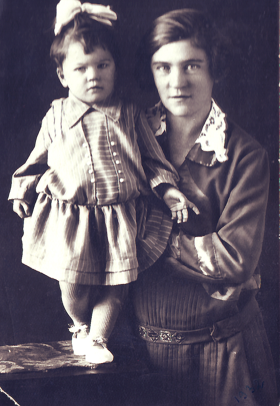 Маркова Зоя с дочерью Светланой