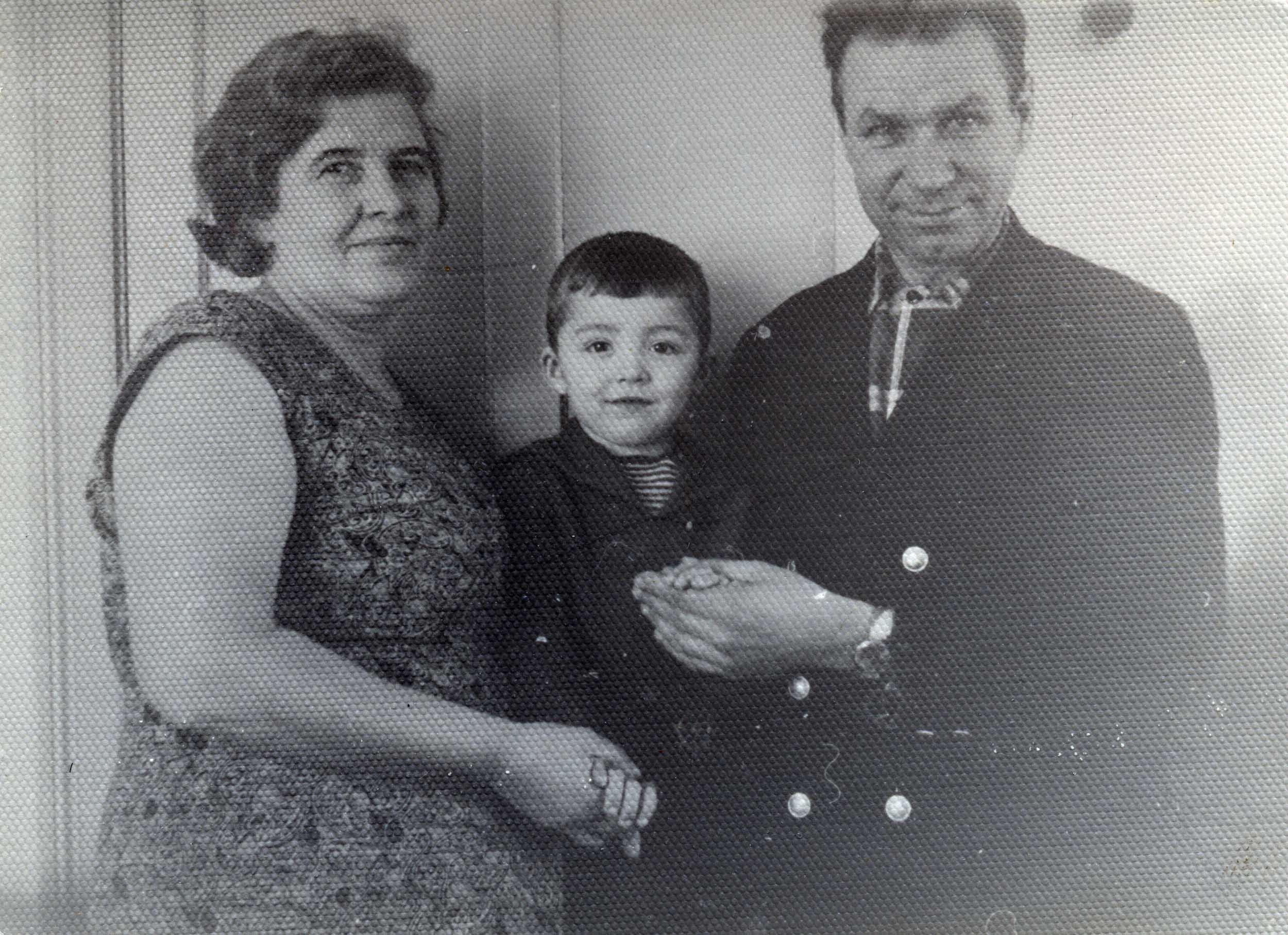 Яневская Лидия Даниловна с мужем Василием Ивановым и внуком Сергеем