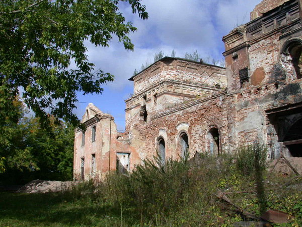 развалины Успенской церкви Верхне-Синячихинского завода.