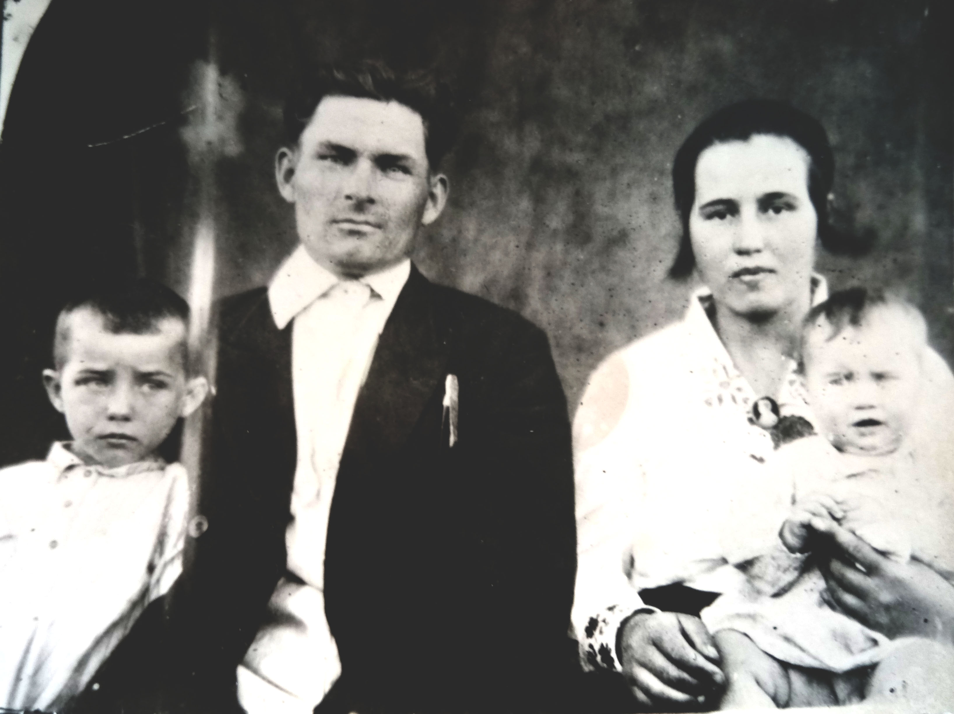Лабеев Николай Ксенофонтович с семьей